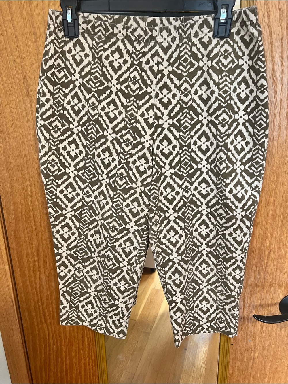 Women with Control Brown and Cream Patterned Capris